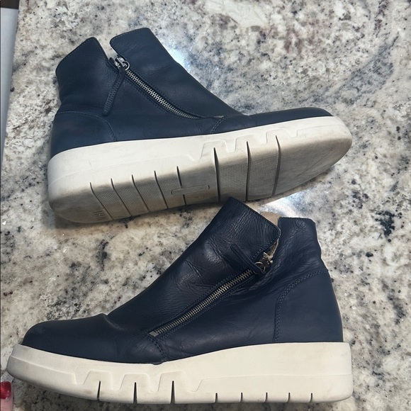 Miz Mooz navy leather high top sneaker - Picture 3 of 5